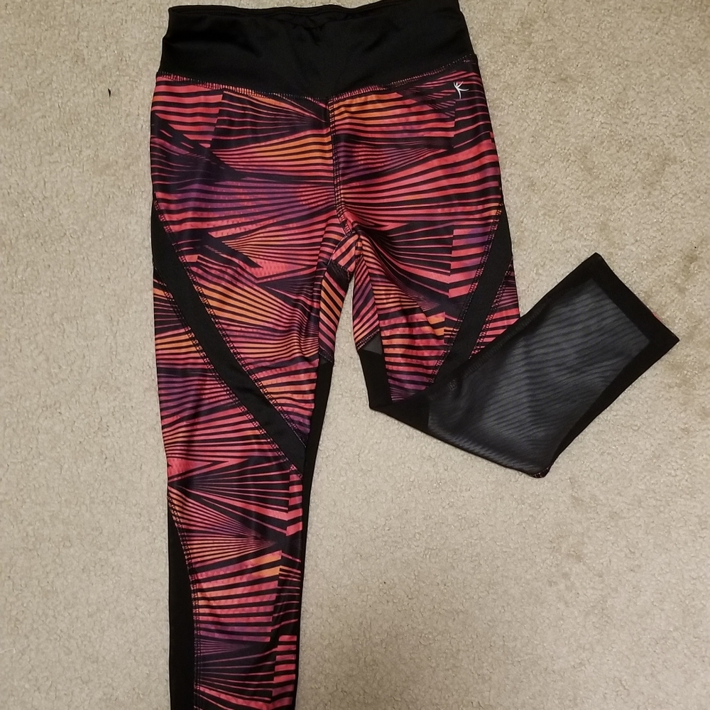 Danskin now capri leggings